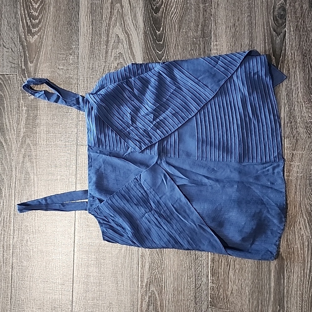 🎉 Tory Burch textured SILK Tank Top 🎉